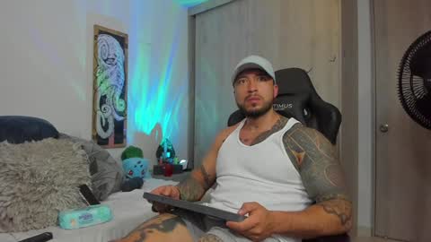 DAVE MAX online show from January 3, 7:07 pm