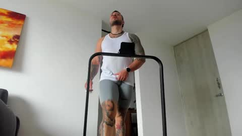 DAVE MAX online show from April 10, 3:39 pm