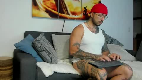 DAVE MAX online show from April 12, 1:43 am