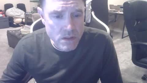 Snapshot of daved14u chatting on April 23, 5:08 am daved14u online show from April 23, 5:08 am