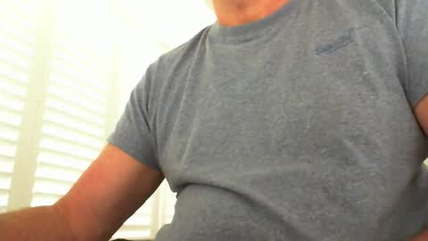 davesu12345 online show from October 17, 8:28 am