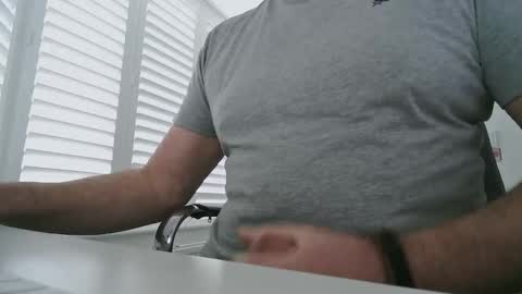 davesu12345 online show from February 7, 12:20 pm