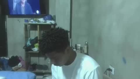 Snapshot of david248672 chatting on March 3, 1:12 am david248672 online show from March 3, 1:12 am