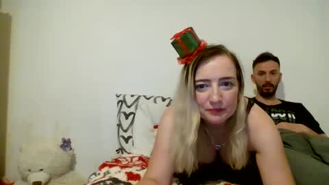 Snapshot of david_and_nadya chatting on December 2, 5:26 pm NadyaDavid online show from December 2, 5:26 pm