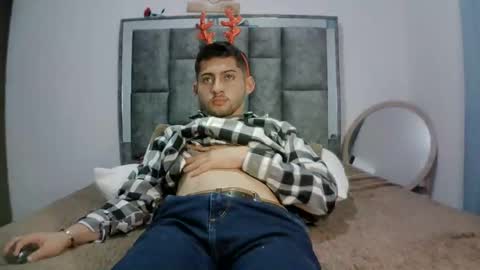 Snapshot of david_asturias chatting on December 15, 11:31 pm David Asturias online show from December 15, 11:31 pm