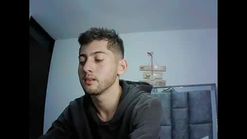 Snapshot of david_asturias chatting on December 31, 3:23 am David Asturias online show from December 31, 3:23 am