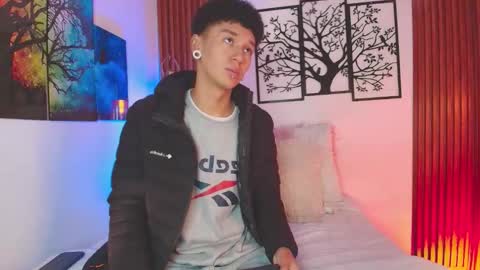 Snapshot of david_banks_ chatting on February 9, 12:31 pm David online show from February 9, 12:31 pm