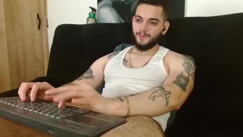 Twitter davidsanctum online show from November 17, 10:15 pm