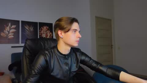 Snapshot of david_heath chatting on April 29, 5:30 pm DAVID HEATH online show from April 29, 5:30 pm