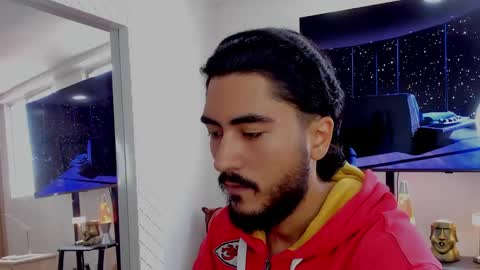 Hey im David that loves to explore and speak their fantasies. Very open talktative and nice. Feel free to chat with me online show from February 17, 2:37 pm