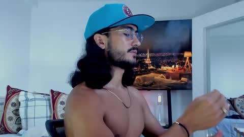 Hey im David that loves to explore and speak their fantasies. Very open talktative and nice. Feel free to chat with me online show from January 18, 2:43 pm