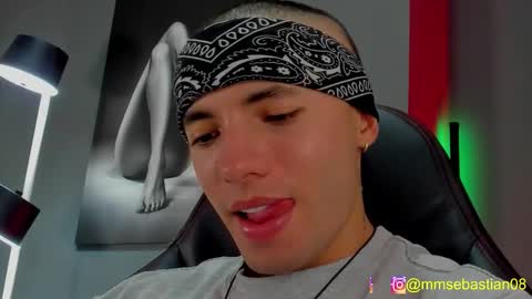 David Jons online show from November 14, 8:07 pm