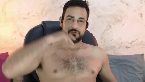 JF oliveira online show from October 6, 1:19 pm