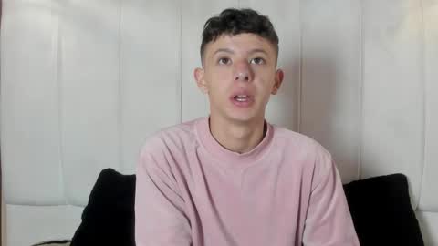 Snapshot of david_roy_ chatting on March 1, 2:08 pm Roy online show from March 1, 2:08 pm