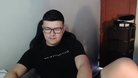 Snapshot of david_smit_ chatting on January 8, 6:54 pm david smit online show from January 8, 6:54 pm