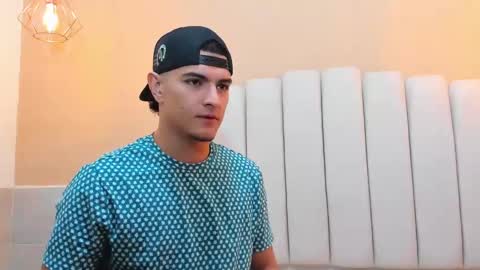 Snapshot of david_victoriaa chatting on February 22, 1:13 pm david_victoriaa online show from February 22, 1:13 pm