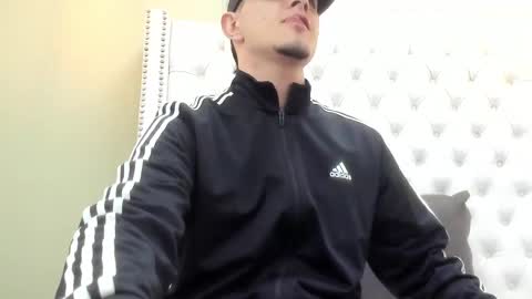 Snapshot of david_victoriaa chatting on September 18, 1:13 pm david_victoriaa online show from September 18, 1:13 pm