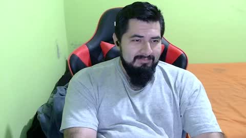 Snapshot of daviddelz chatting on December 3, 7:21 am David online show from December 3, 7:21 am