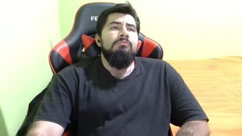 Snapshot of daviddelz chatting on December 7, 11:40 am David online show from December 7, 11:40 am