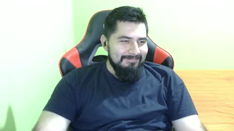 Snapshot of daviddelz chatting on December 21, 5:36 am David online show from December 21, 5:36 am