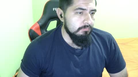 Snapshot of daviddelz chatting on December 21, 9:01 am David online show from December 21, 9:01 am