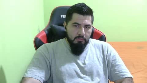 Snapshot of daviddelz chatting on January 26, 6:59 am David online show from January 26, 6:59 am