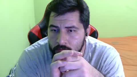 Snapshot of daviddelz chatting on February 21, 8:18 am David online show from February 21, 8:18 am