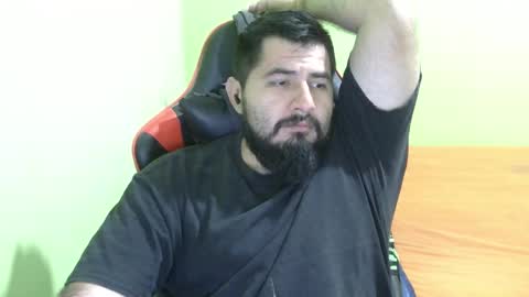 Snapshot of daviddelz chatting on March 9, 6:28 am David online show from March 9, 6:28 am