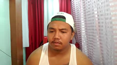 Snapshot of davidhotdesire chatting on August 2, 3:05 am davidhotdesire online show from August 2, 3:05 am