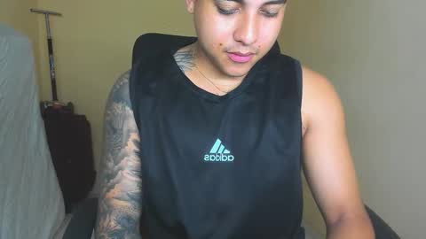 Snapshot of davidlenonn_ chatting on September 26, 8:40 am Lennon online show from September 26, 8:40 am