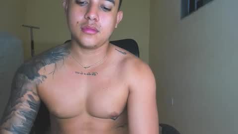 Snapshot of davidlenonn_ chatting on September 28, 6:30 am Lennon online show from September 28, 6:30 am