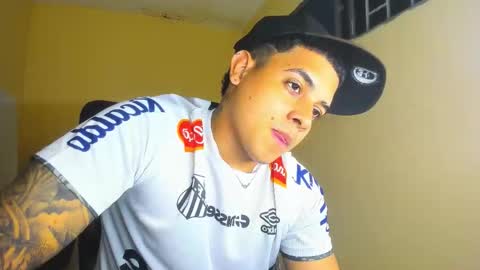 Snapshot of davidlenonn_ chatting on October 9, 7:50 am Lennon online show from October 9, 7:50 am