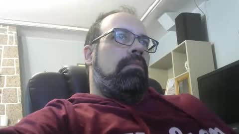 Snapshot of davidmax245 chatting on May 20, 10:43 am davidmax245 online show from May 20, 10:43 am