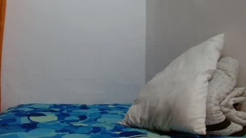 Snapshot of davidth000 chatting on May 4, 5:47 am davidth000 online show from May 4, 5:47 am