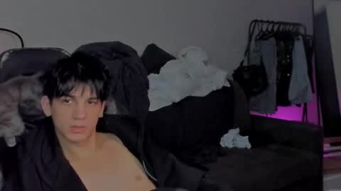 Snapshot of davisross chatting on January 21, 8:11 pm davis online show from January 21, 8:11 pm