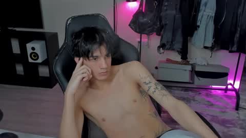 Snapshot of davisross chatting on February 17, 9:08 pm davis online show from February 17, 9:08 pm