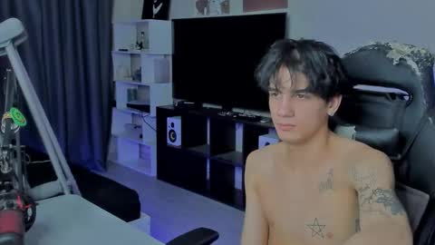 Snapshot of davisross chatting on September 21, 5:03 pm davis online show from September 21, 5:03 pm