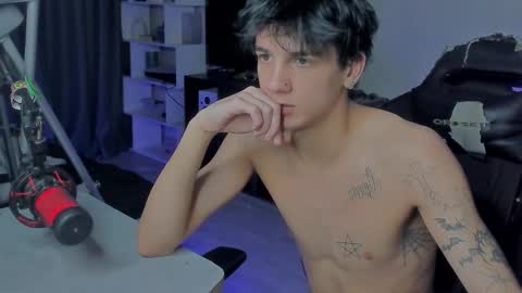 Snapshot of davisross chatting on October 15, 10:15 am davis online show from October 15, 10:15 am