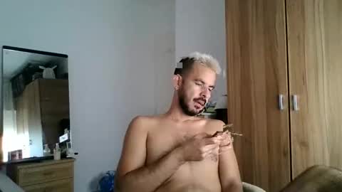 Snapshot of davomagno chatting on September 28, 3:06 pm davomagno online show from September 28, 3:06 pm