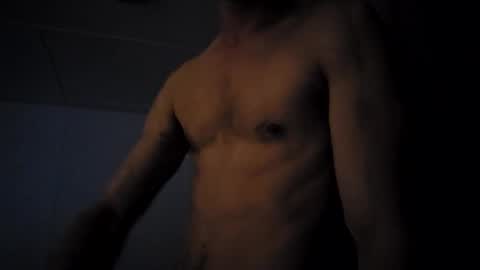 Snapshot of davxxx81 chatting on May 31, 2:35 pm D81 online show from May 31, 2:35 pm