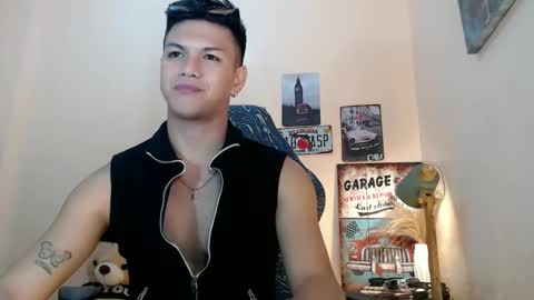 Snapshot of dax_x chatting on December 19, 12:56 am JC LOVER BOY online show from December 19, 12:56 am