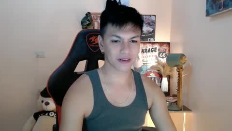 Snapshot of dax_x chatting on January 16, 11:27 pm JC LOVER BOY online show from January 16, 11:27 pm