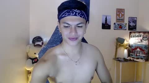 Snapshot of dax_x chatting on February 4, 8:17 pm JC LOVER BOY online show from February 4, 8:17 pm