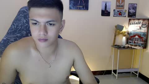 Snapshot of dax_x chatting on February 11, 11:54 pm JC LOVER BOY online show from February 11, 11:54 pm