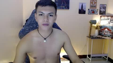 Snapshot of dax_x chatting on February 21, 4:29 am JC LOVER BOY online show from February 21, 4:29 am