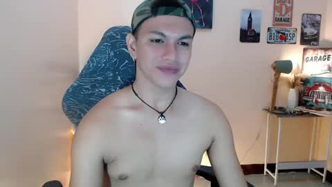 Snapshot of dax_x chatting on February 27, 1:27 am JC LOVER BOY online show from February 27, 1:27 am