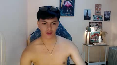 Snapshot of dax_x chatting on November 16, 5:13 am JC LOVER BOY online show from November 16, 5:13 am