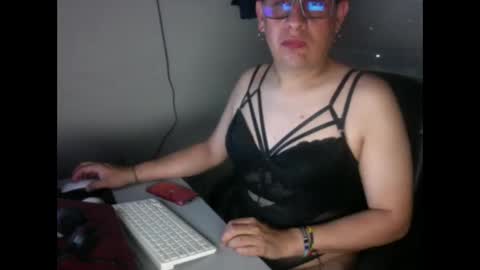 Snapshot of dayanatv23 chatting on May 7, 11:21 pm dayana online show from May 7, 11:21 pm