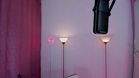 I am Dayanna  tecca online show from December 6, 3:30 am