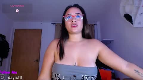 Snapshot of dayis_sweet chatting on March 7, 2:19 am Dayis online show from March 7, 2:19 am